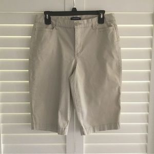 Bandolino Khaki Bermuda Shorts size 8
